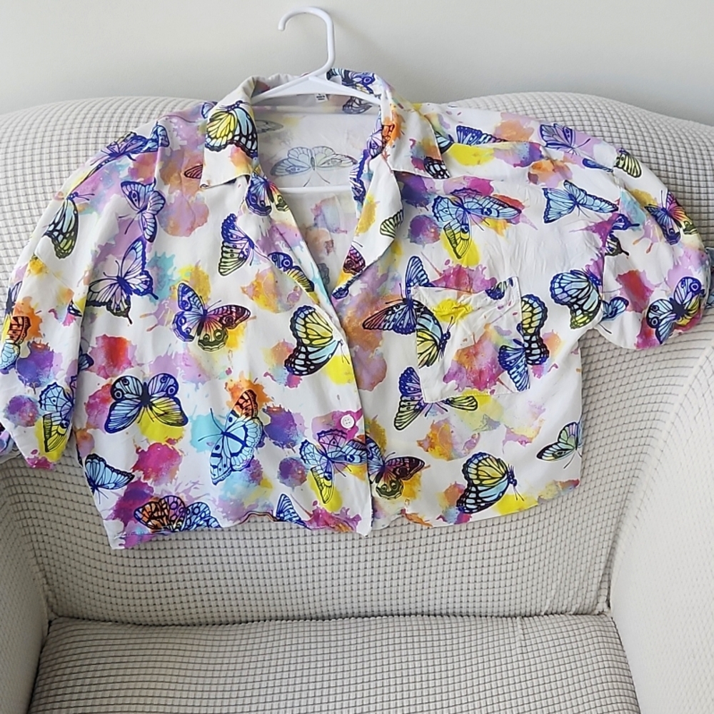 Butterfly crop shirt